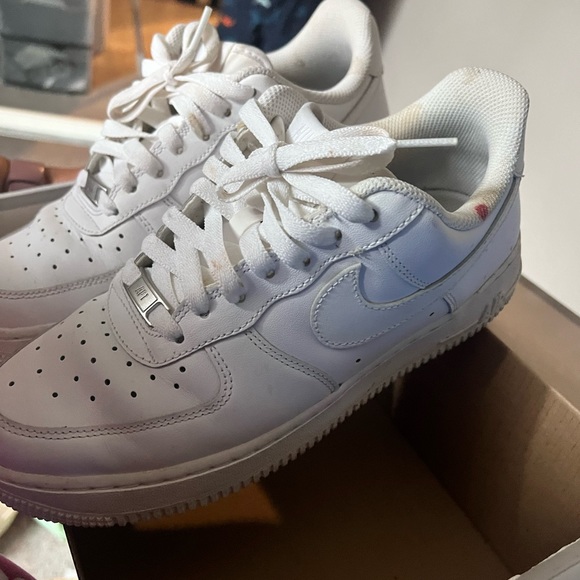 Air Force 1 - Picture 1 of 3